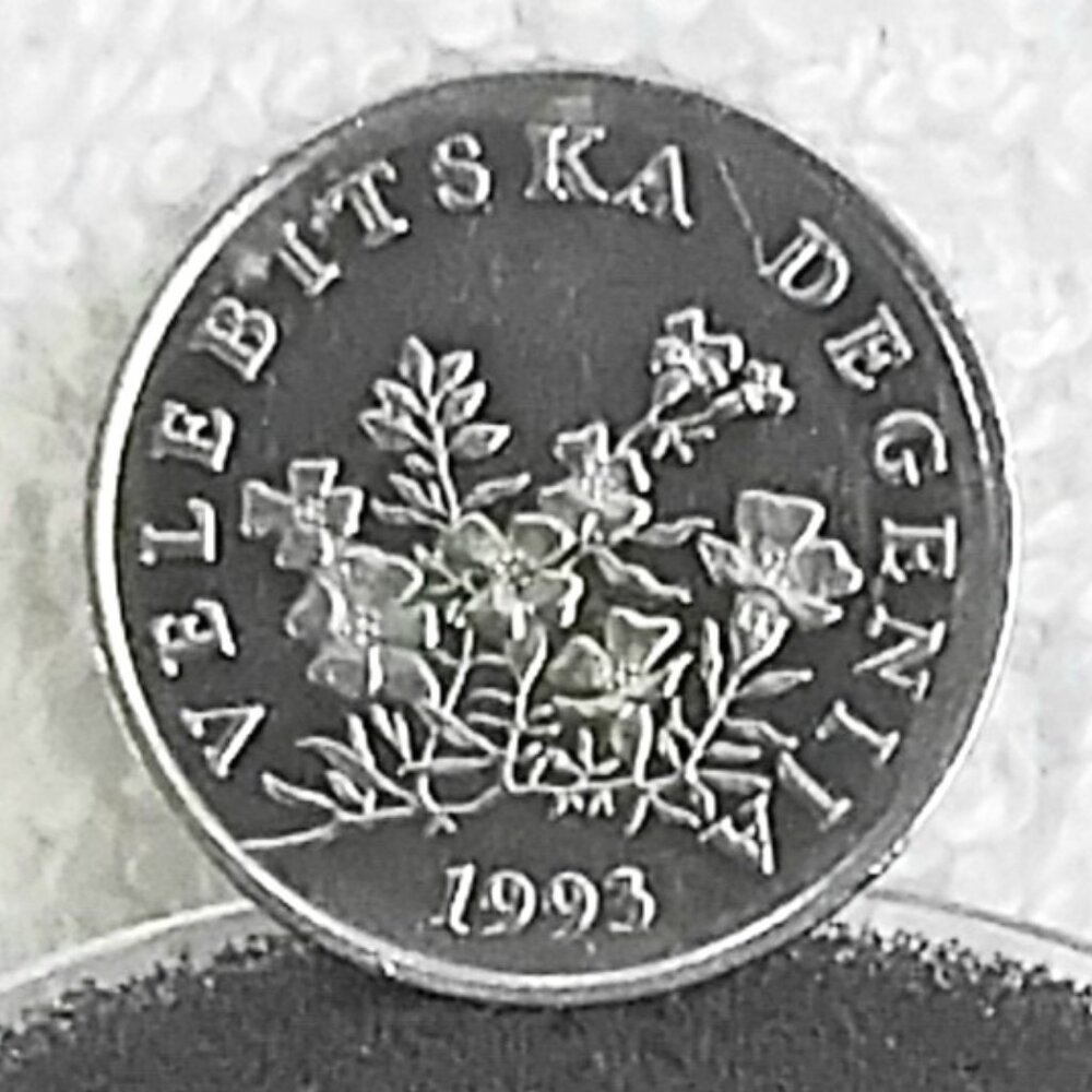 Circulated 1993 Croatia 50 Lipa Velebitska... Coin made of Nickel Plated Steel!!